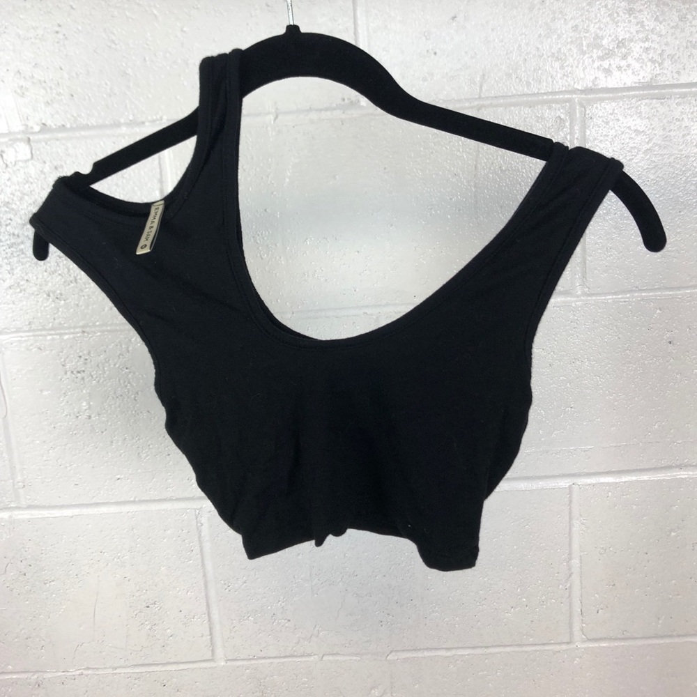 EMMA & SAM - S - Black tank top crop top